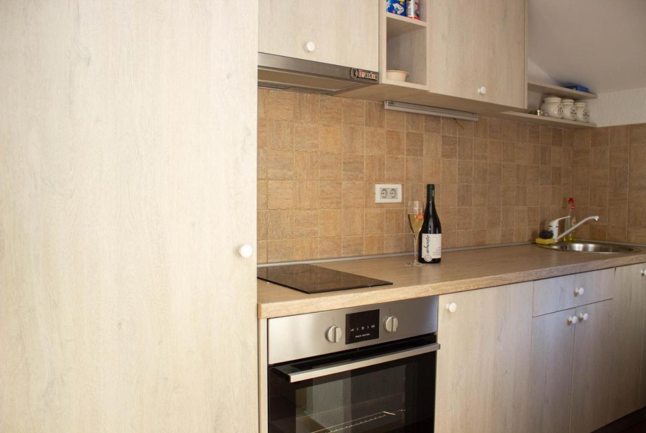 Live By The Sea, Bijela Apartment Rake Екстериор снимка