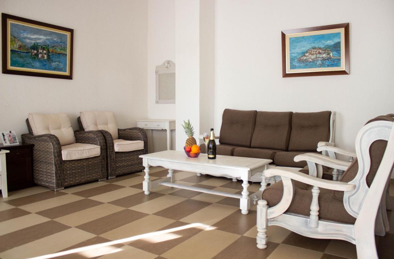 Live By The Sea, Bijela Apartment Rake Екстериор снимка