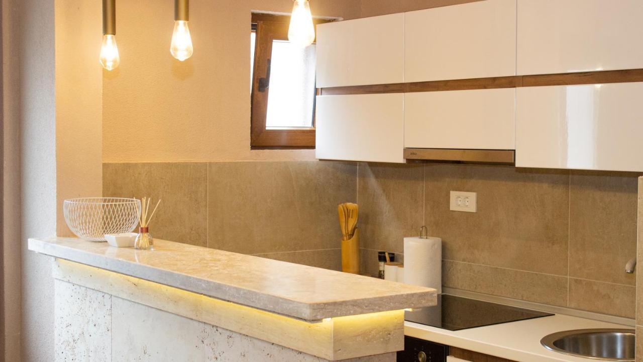 Live By The Sea, Bijela Apartment Rake Екстериор снимка