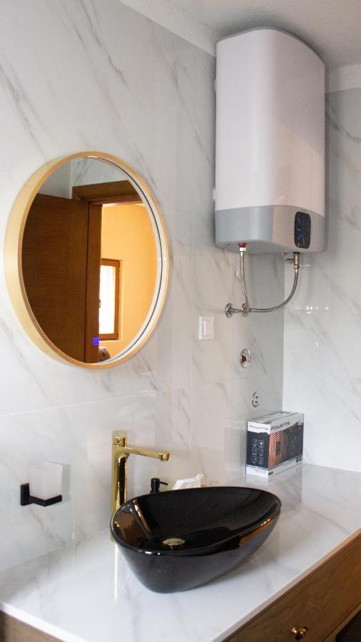 Live By The Sea, Bijela Apartment Rake Екстериор снимка