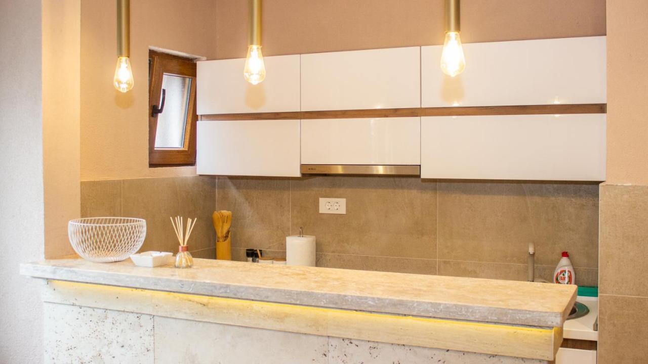Live By The Sea, Bijela Apartment Rake Екстериор снимка
